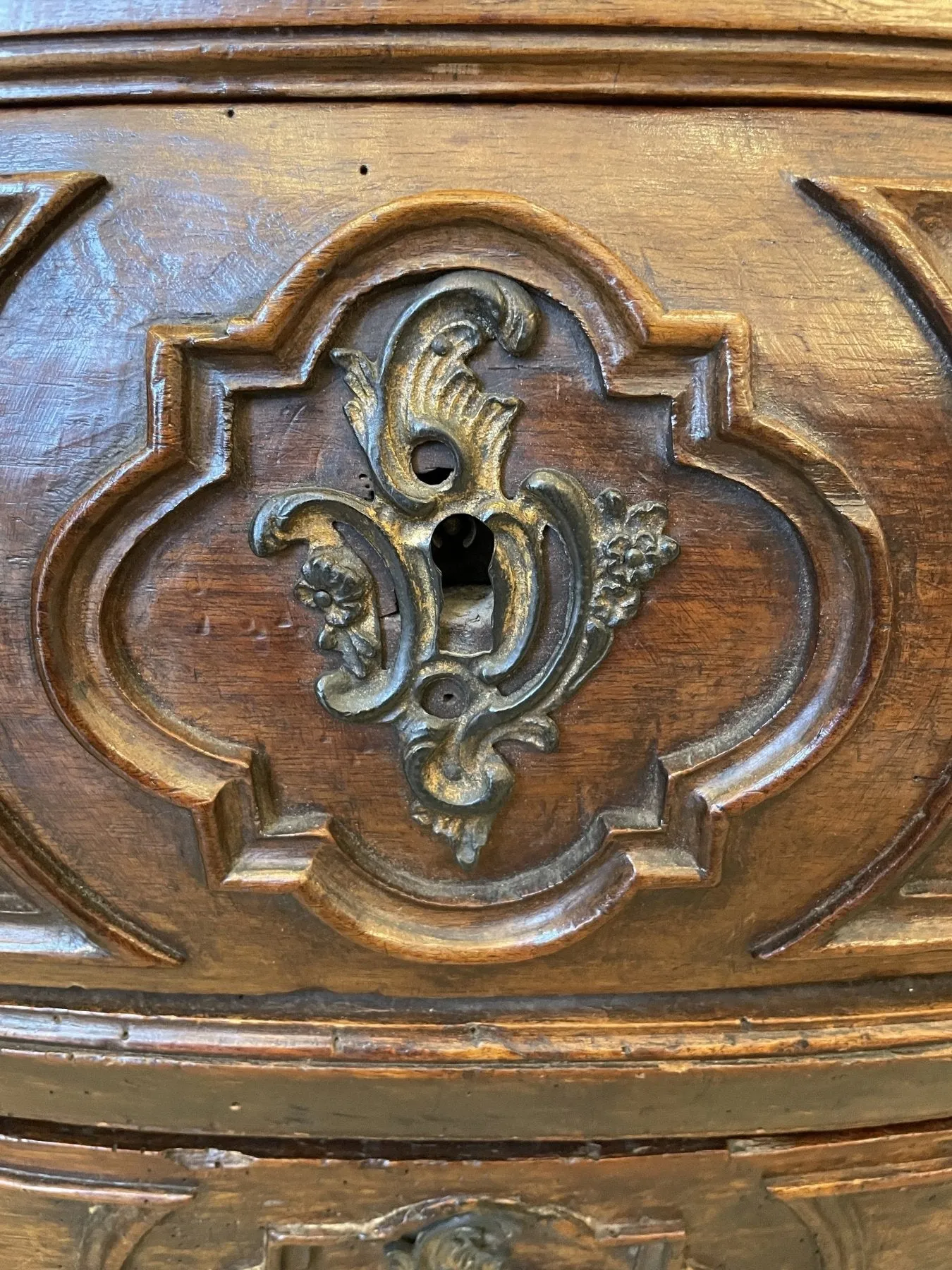 18TH CENTURY LOUIS XV BORDELAISE WALNUT BOMBE COMMODE