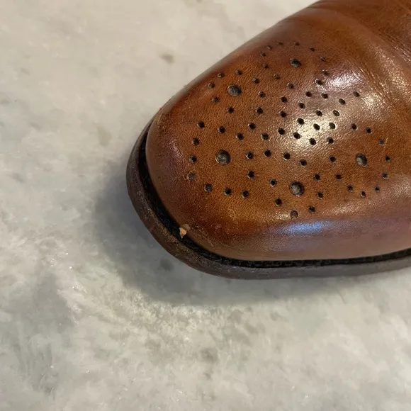 Allen Edmonds dress shoe in brown, size 9D, preowned