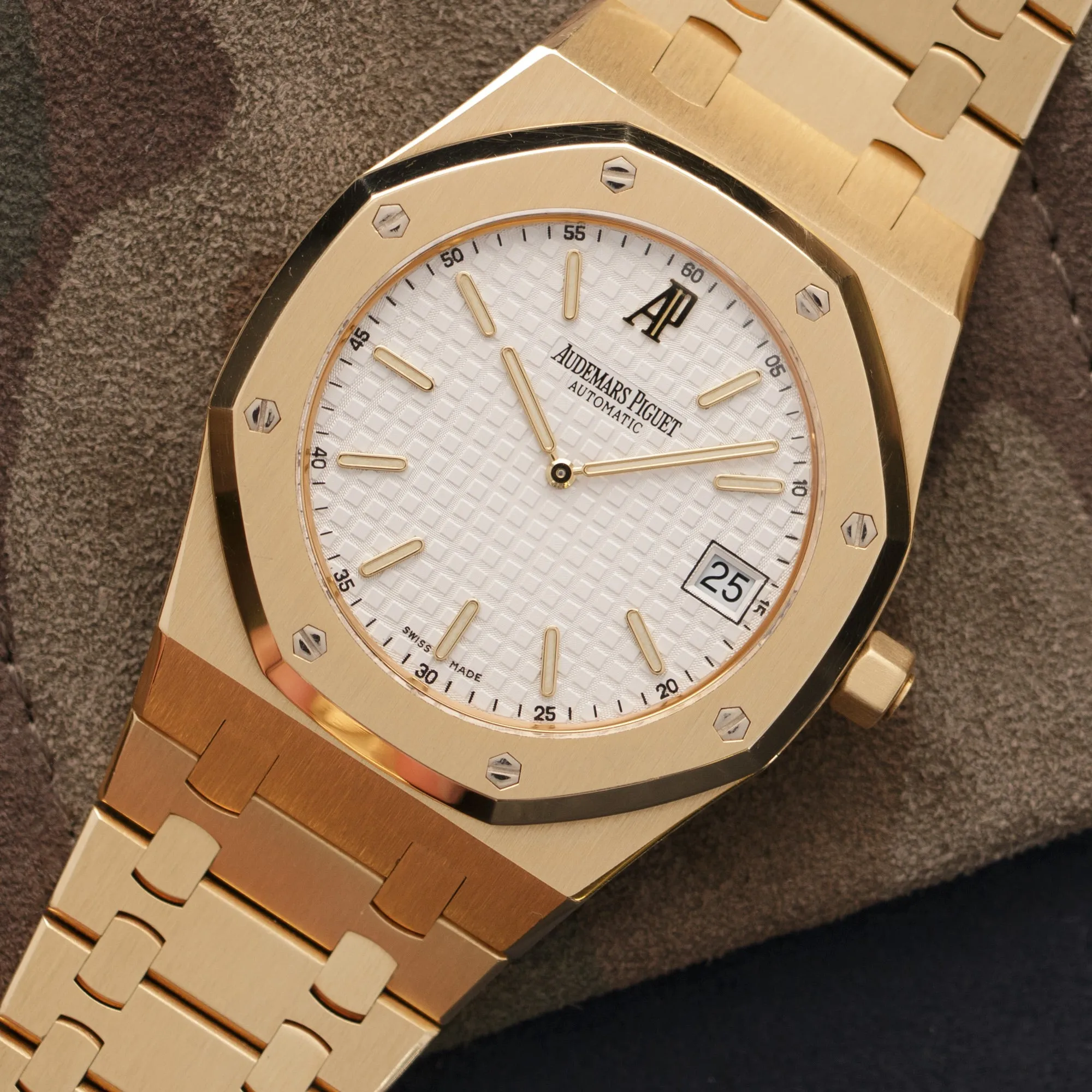 Audemars Piguet Yellow Gold Ultra-Thin Royal Oak, Ref. 15202