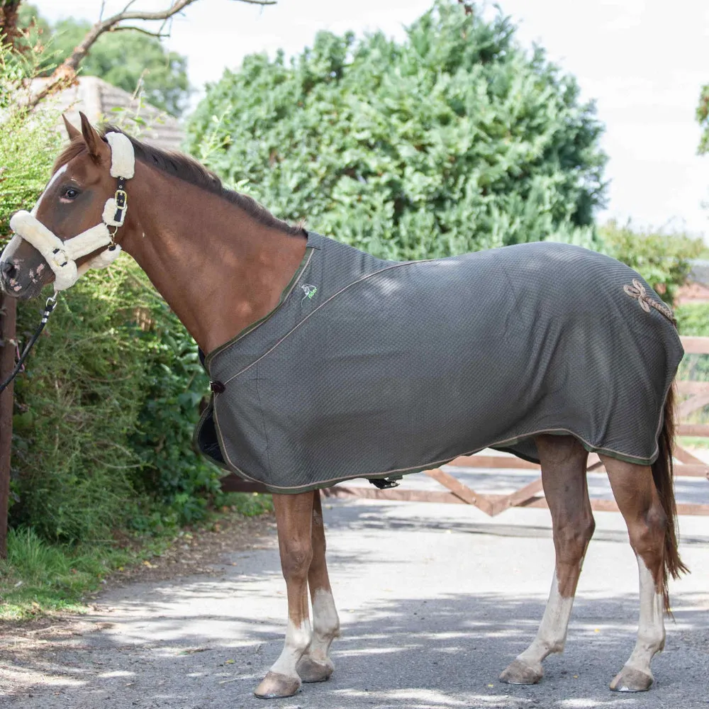 Eco-Friendly Bamboo Horse Show Rug with Flower Detail