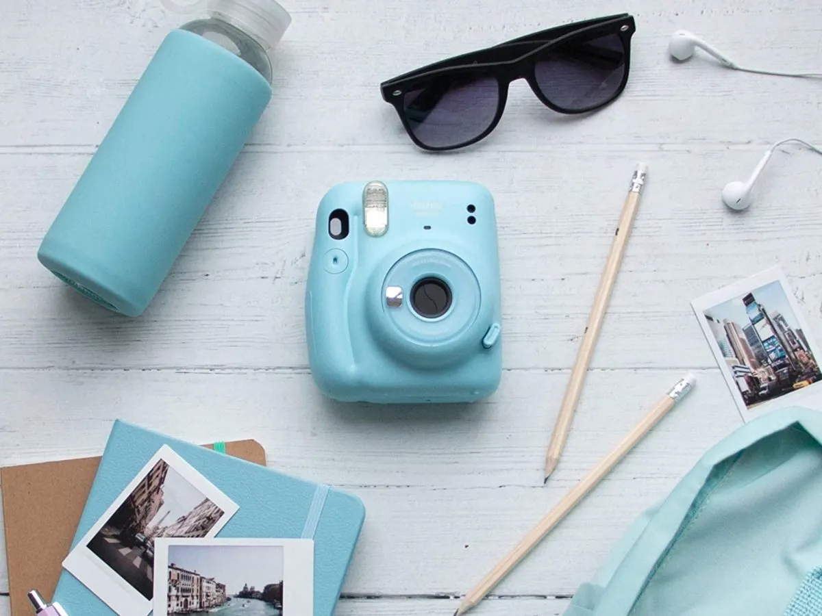 Fujifilm Instax Mini 11 Camera - with Free UK Shipping