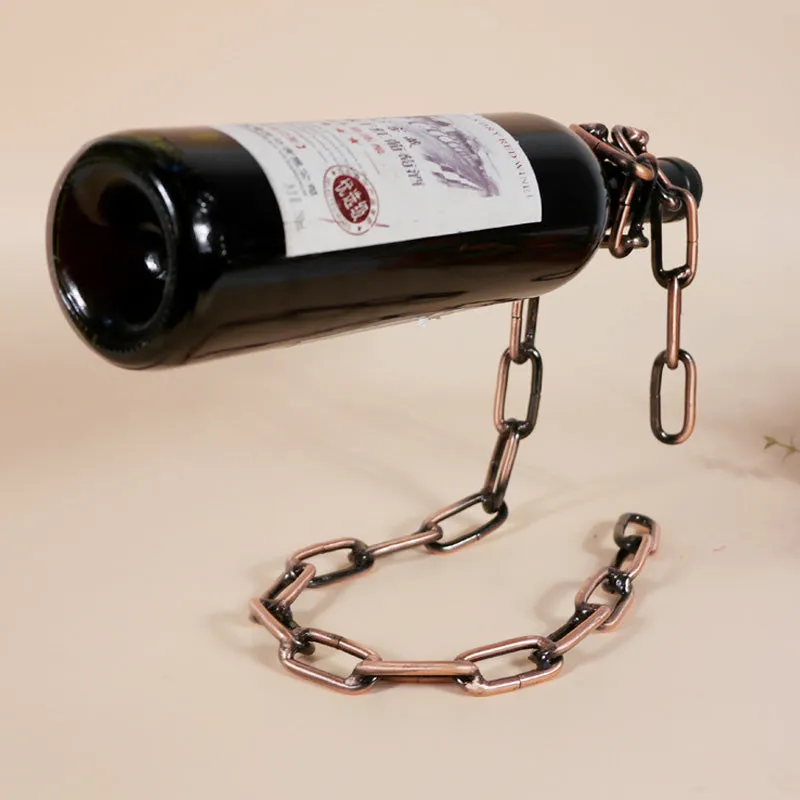 Hängendes Weinregal mit Kette