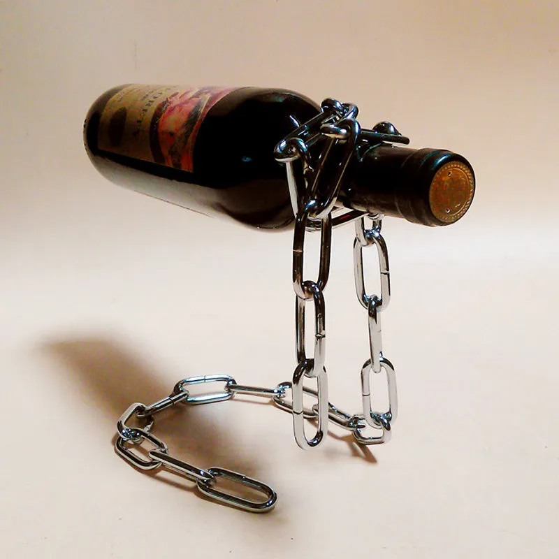 Hängendes Weinregal mit Kette