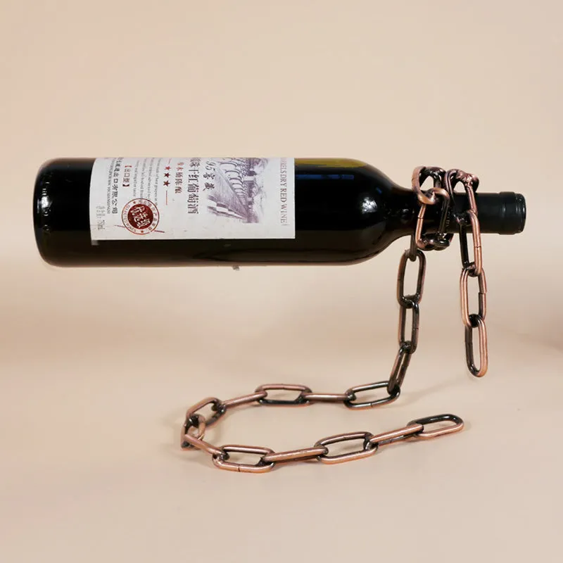 Hängendes Weinregal mit Kette