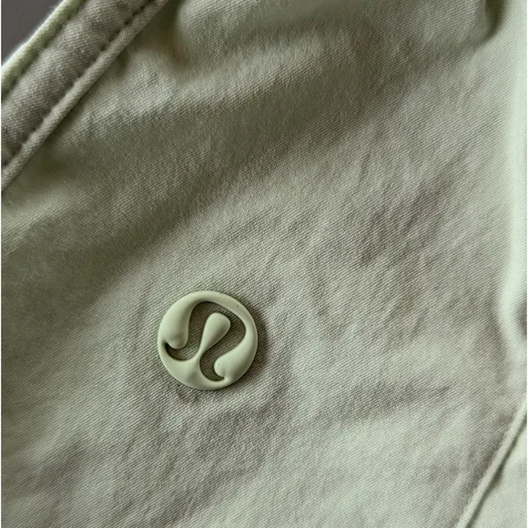 Lululemon Cinchable Waist High Rise Woven Short 3.5&quot; Kohlrabi Green Sz S
