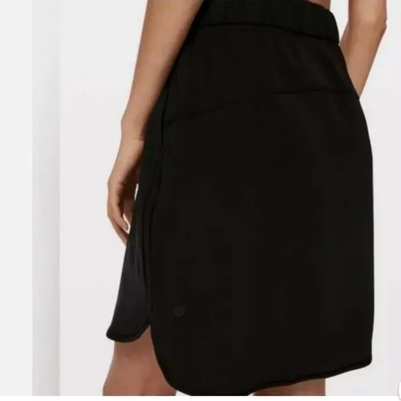 LuluLemon on the fly woven black drawstring skirt size 4 style W8897S