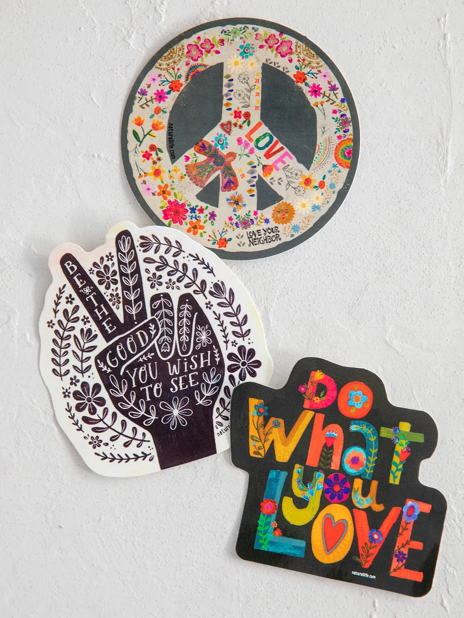 Natural Life Sticker Love Your Neighbour