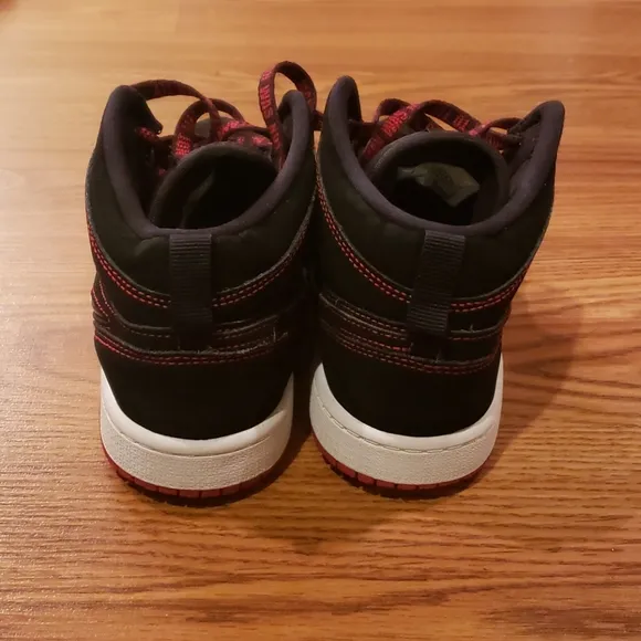 Nike Air Jordan 1 Min Fearless (Size 3Y)