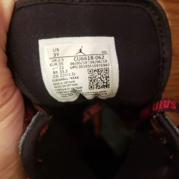 Nike Air Jordan 1 Min Fearless (Size 3Y)