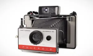 POLAROID AUTO 104