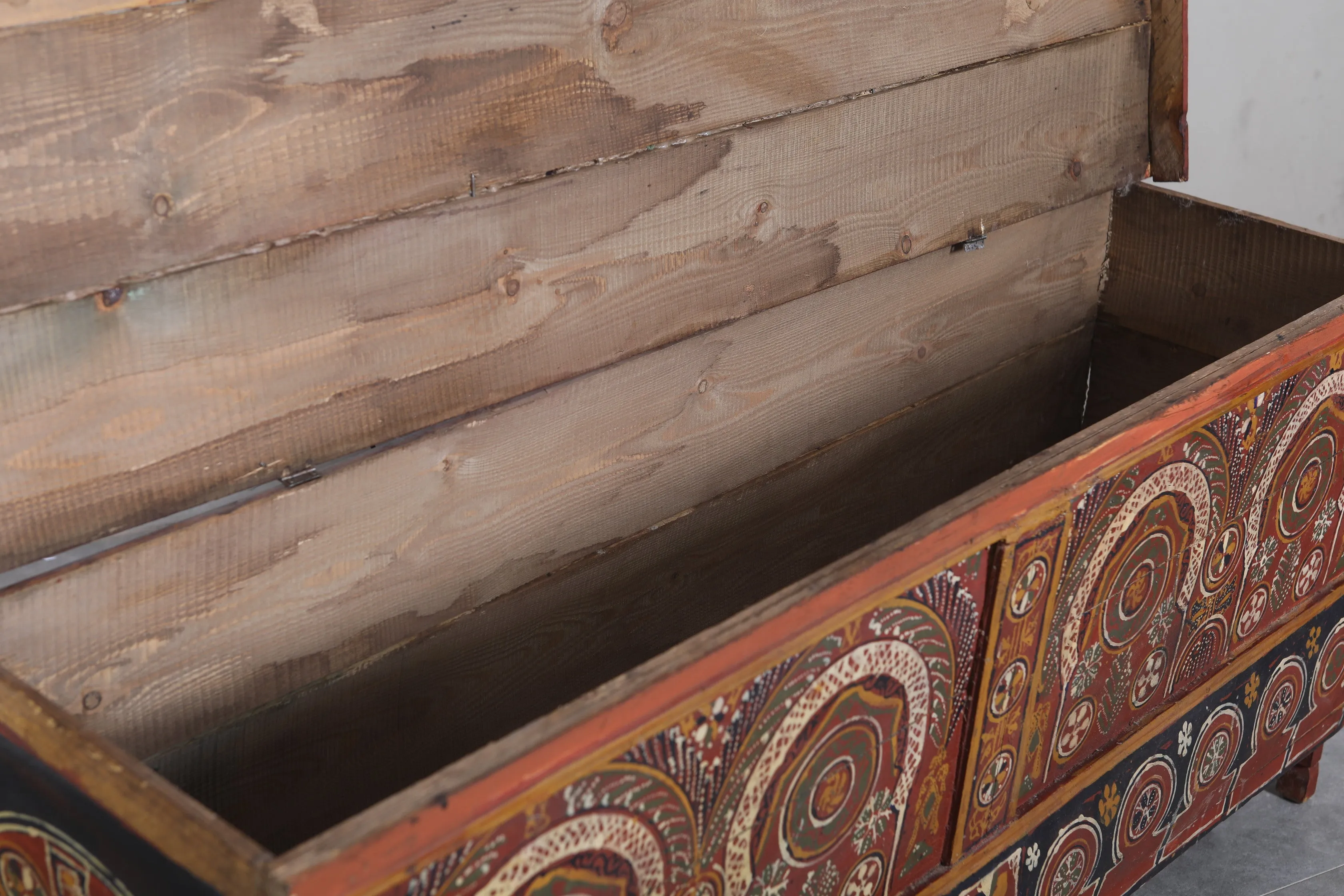 Vintage Moroccan chest  H 22.4 inches x W 51.1 inches x D 13.7 inches