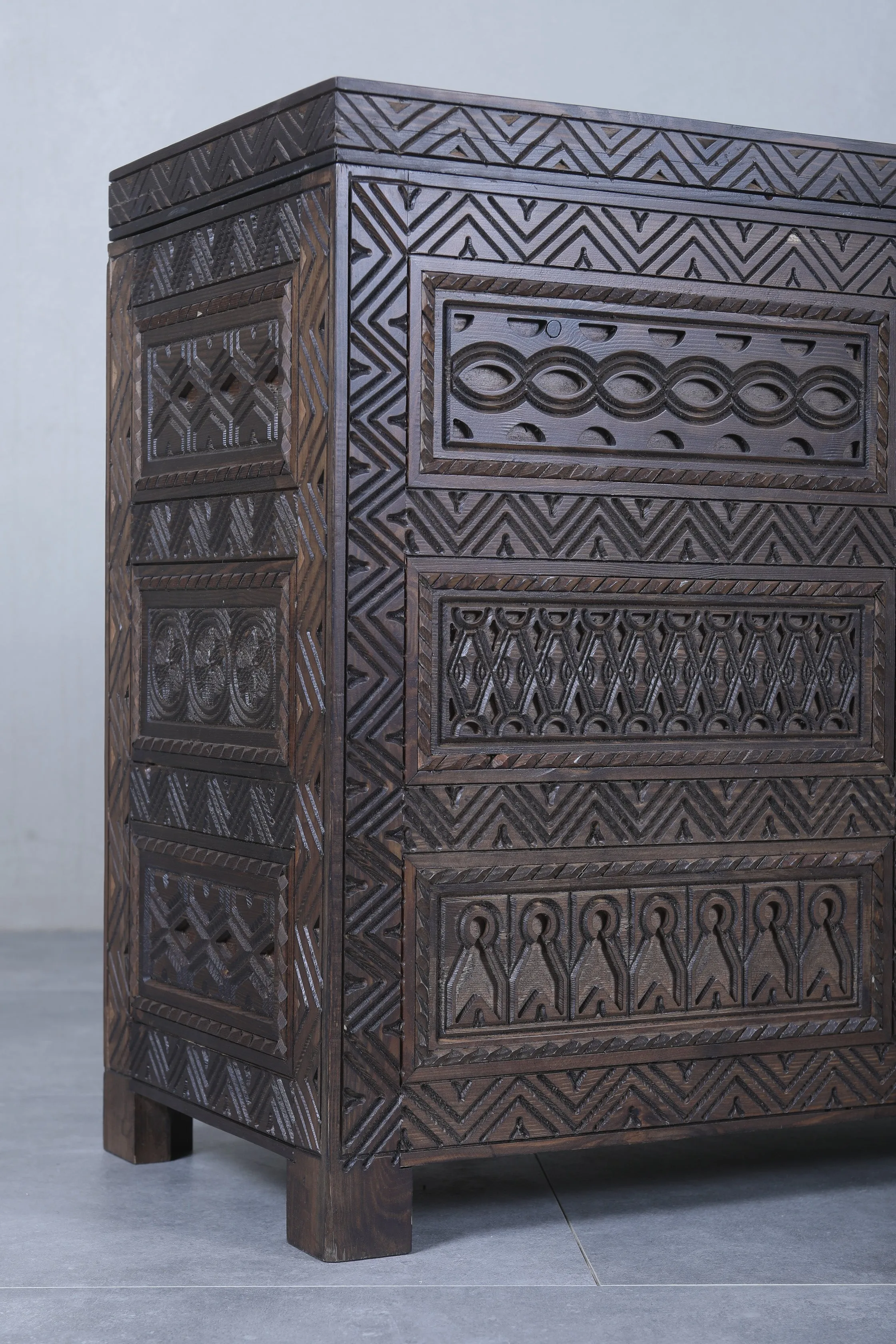 Vintage Moroccan chest  H 27.5 INCHES X W 51.1 INCHES X D 14.5 INCHES