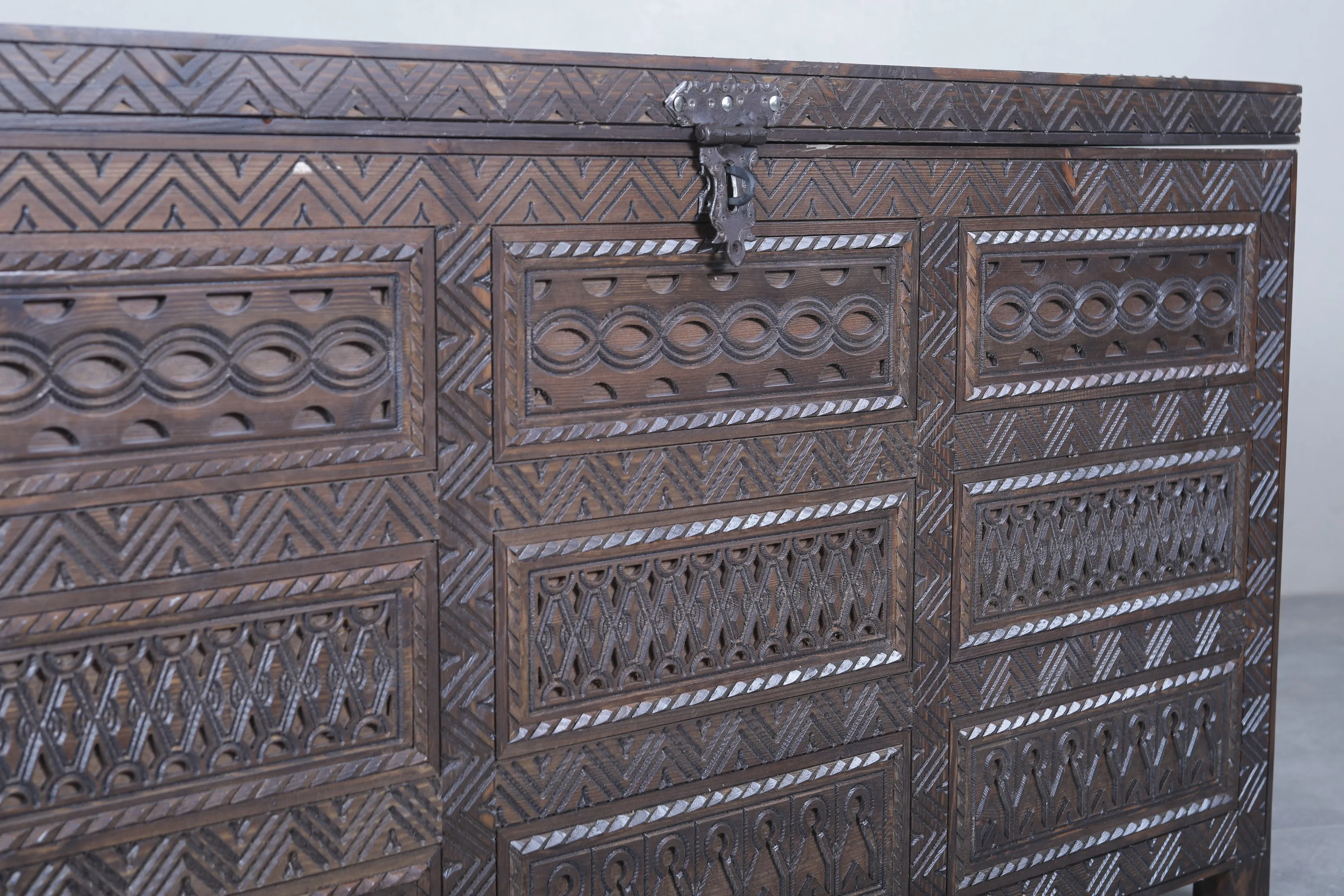 Vintage Moroccan chest  H 27.5 INCHES X W 51.1 INCHES X D 14.5 INCHES