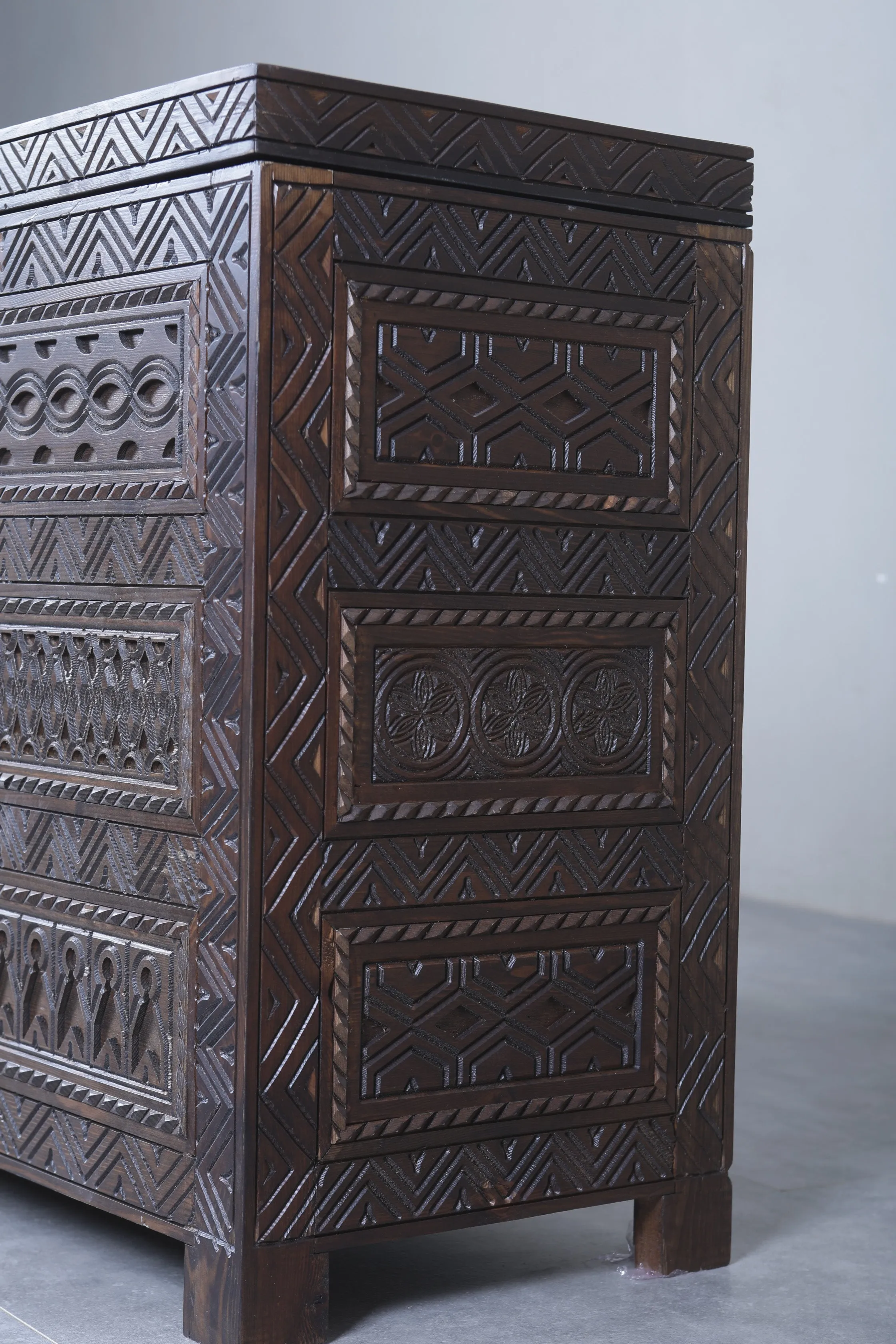Vintage Moroccan chest  H 27.5 INCHES X W 51.1 INCHES X D 14.5 INCHES